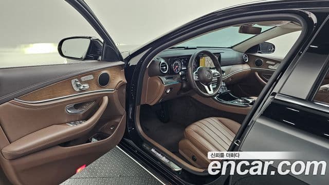 Mercedes-Benz E-Class 2019 — ფოტო 10/20