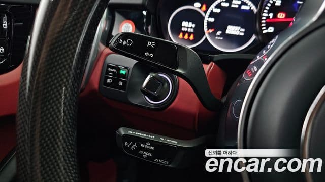 Porsche Cayenne 2020 — Photo 18/37