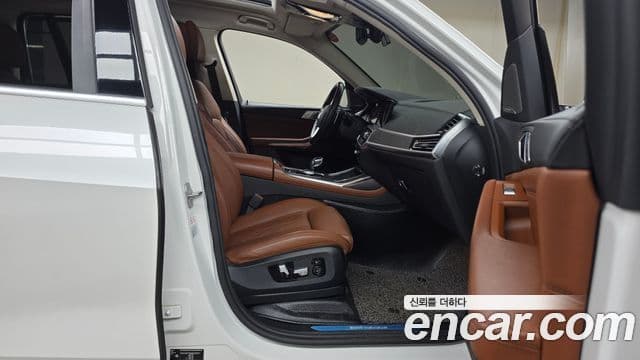 BMW X7 2021 — Photo 34/34