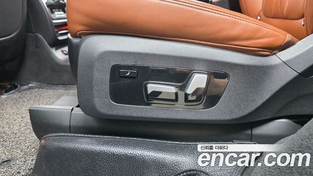 BMW X7 2021 — Photo 23/34