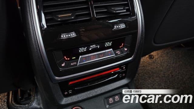 BMW X7 2021 — Photo 12/34