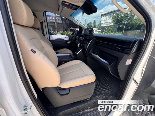 Hyundai Staria 2026 — ფოტო 14/15