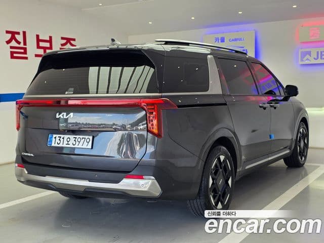 Kia Carnival 2024 — ფოტო 5/20