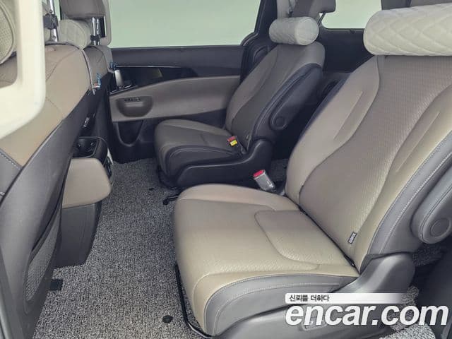 Kia Carnival 2024 — фото 12 из 20