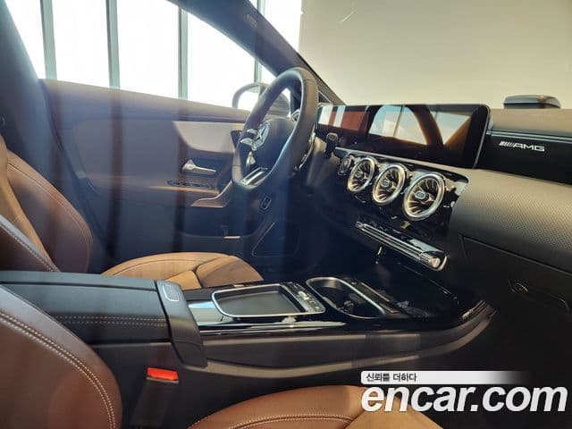 Mercedes-Benz CLA-Class 2025 — фото 15 из 20