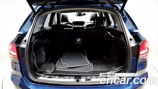 BMW X1 2021 — ფოტო 19/20