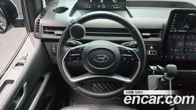 Hyundai Staria 2023 — фото 12 из 20