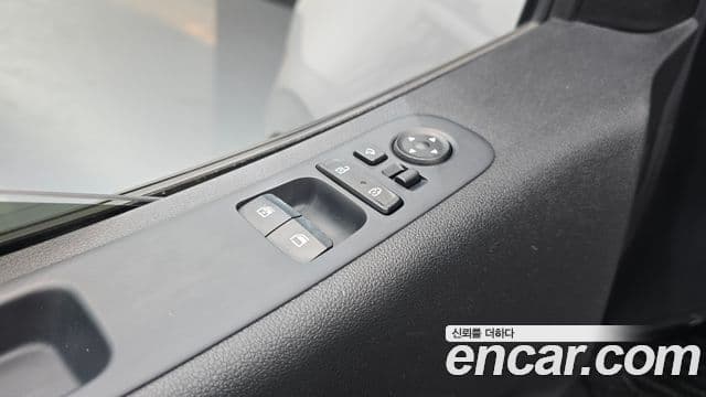 Hyundai Staria 2023 — фото 13 из 20