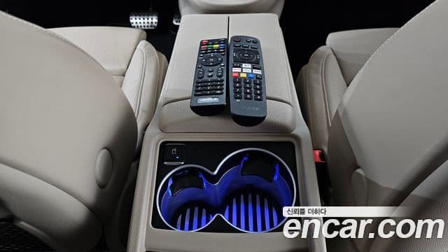 Mercedes-Benz V-Class 2023 — Şəkil 16/20