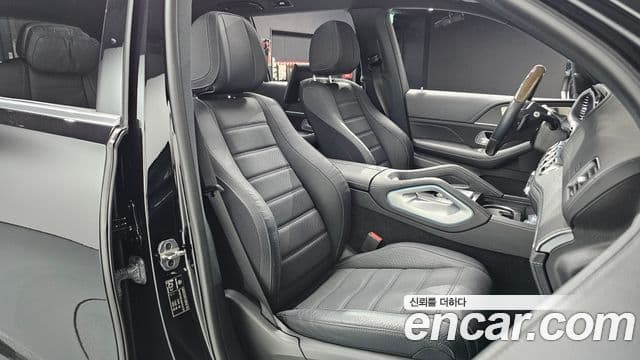Mercedes-Benz GLS-Class 2022 — Photo 32/38
