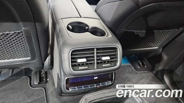 Mercedes-Benz GLS-Class 2022 — Photo 9/38