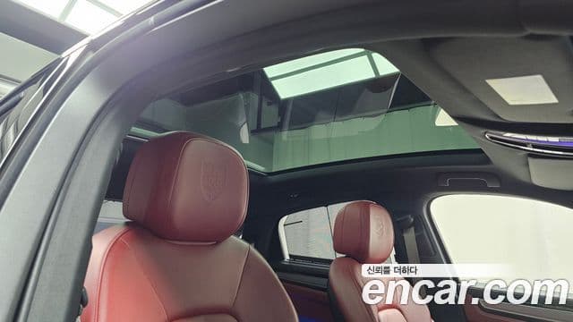 Porsche Cayenne 2022 — ფოტო 16/20
