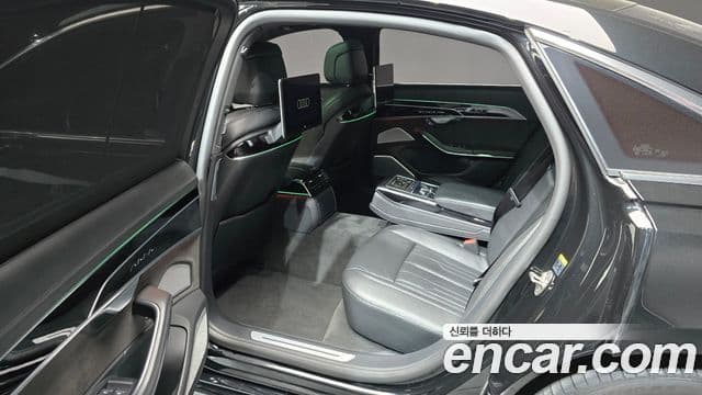 Audi A8 2021 — Photo 23/33