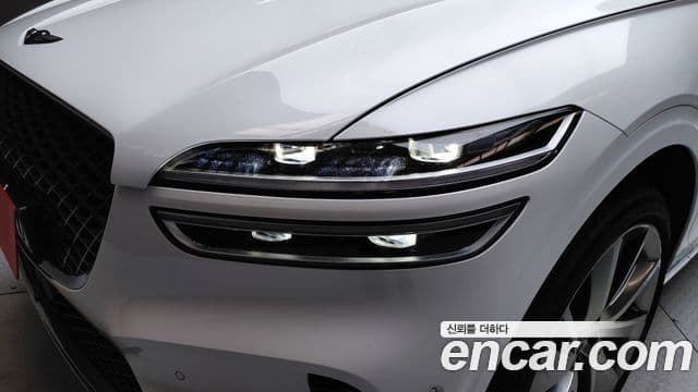Genesis GV70 2023 — Photo 28/31
