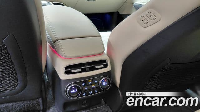 Genesis GV70 2023 — Photo 12/31