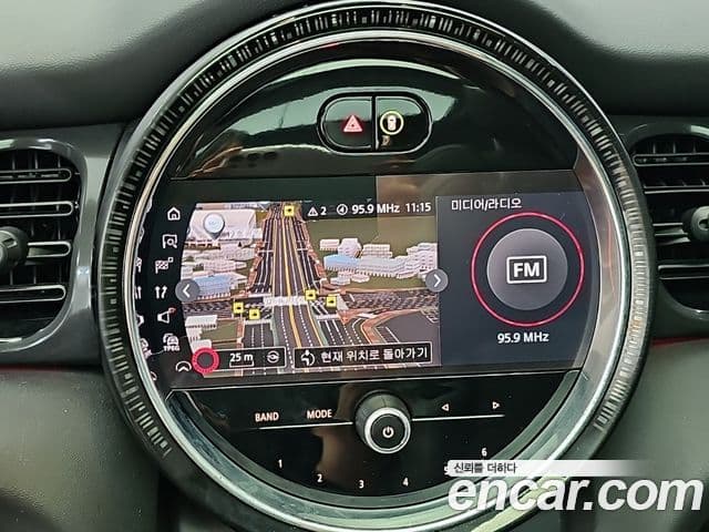 Mini Cooper 2022 — фото 14 из 19