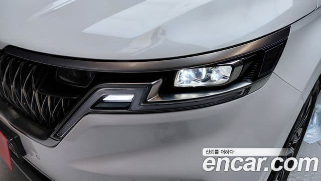 Kia Carnival 2023 — ფოტო 4/33