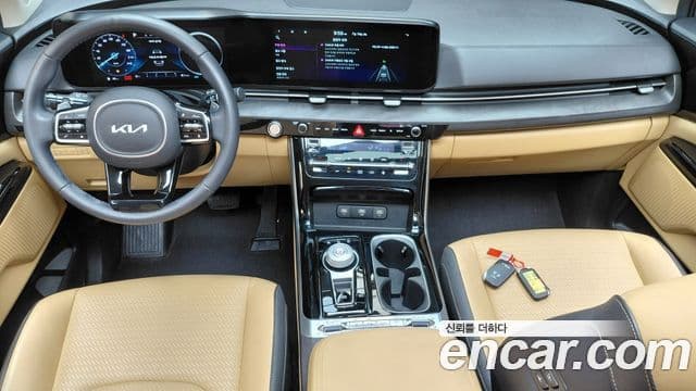 Kia Carnival 2022 — фото 7 из 20