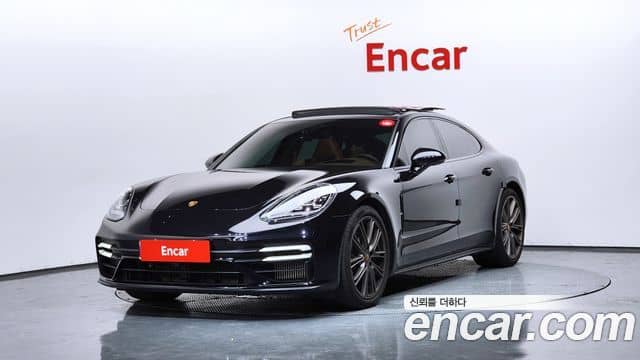 Porsche Panamera, 2023