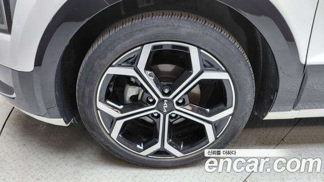 Kia Niro 2022 — Фото 5/20
