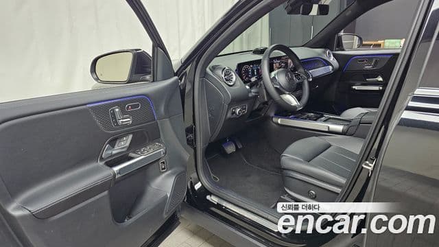 Mercedes-Benz GLB-Class 2024 — фото 10 из 20