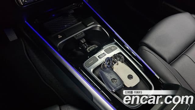 Mercedes-Benz GLB-Class 2024 — фото 17 из 20