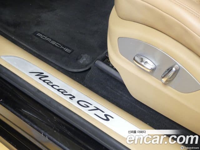 Porsche Macan 2018 — ფოტო 12/20