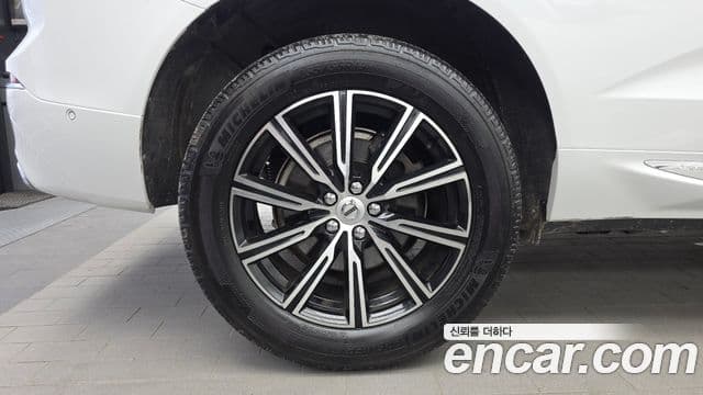 Volvo XC60 2018 — фото 5 из 20