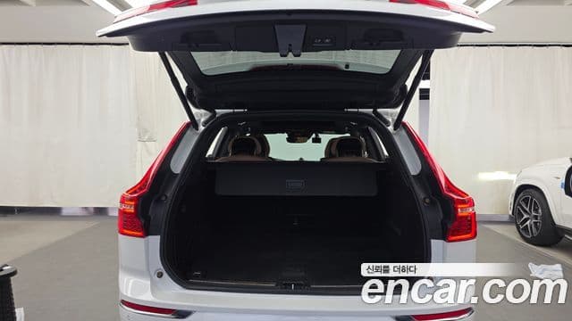 Volvo XC60 2018 — фото 20 из 20