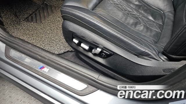 BMW 5 Series 2018 — фото 18 из 20