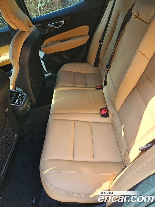 Volvo S60 2023 — ფოტო 6/16