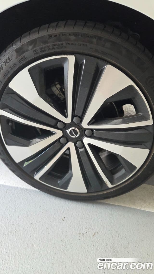 Volvo S60 2023 — ფოტო 16/16