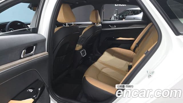 Kia K5 2021 — фото 11 из 20