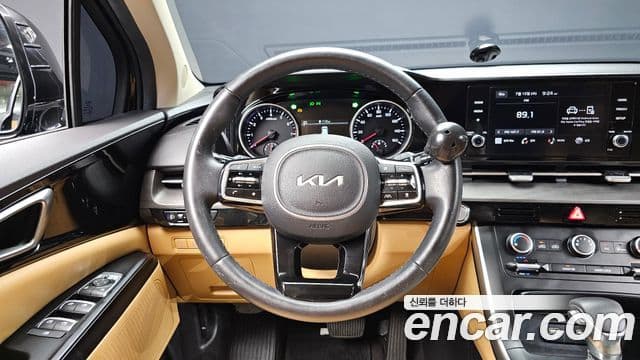Kia Carnival 2022 — фото 13 из 20