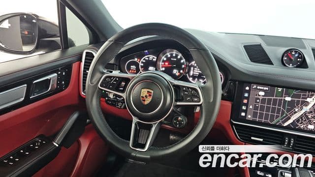 Porsche Cayenne 2022 — ფოტო 1/20