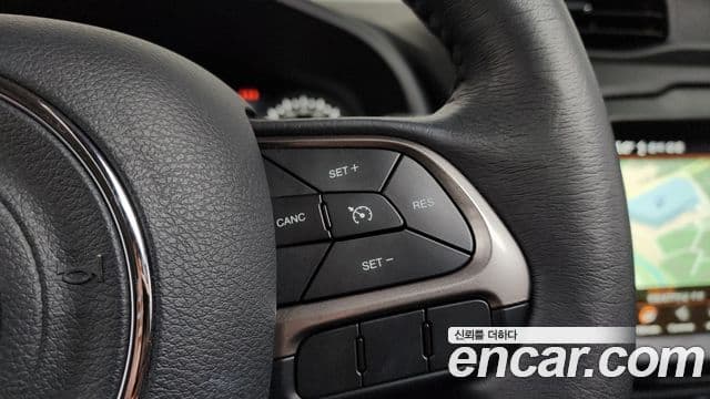 Jeep Renegade 2022 — ფოტო 16/20