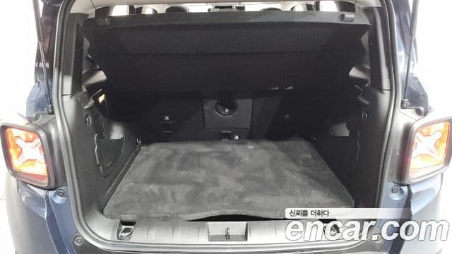 Jeep Renegade 2022 — ფოტო 18/20