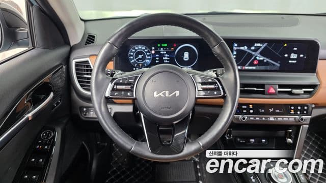 Kia Seltos 2023 — фото 13 из 20