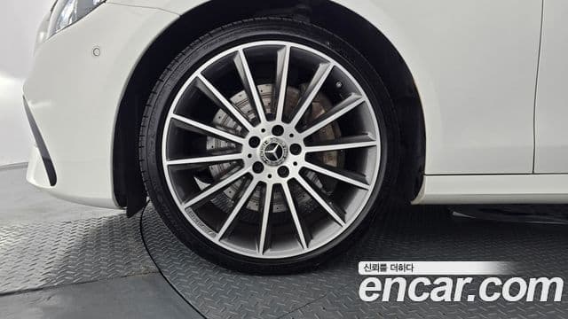 Mercedes-Benz E-Class 2021 — фото 5 из 20