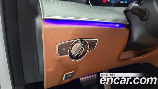 Mercedes-Benz E-Class 2021 — фото 20 из 20