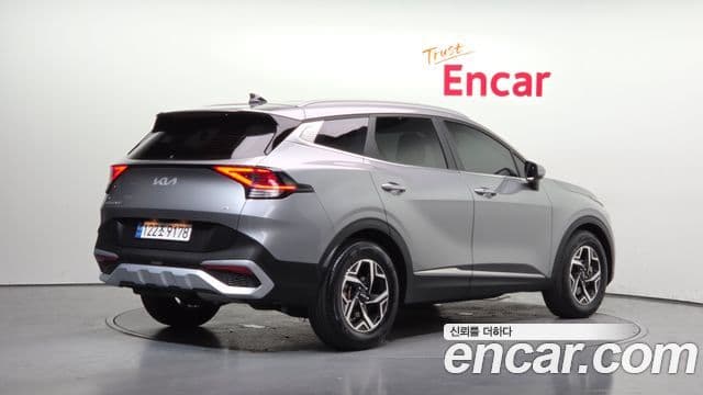 Kia Sportage 2023 — фото 2 из 20