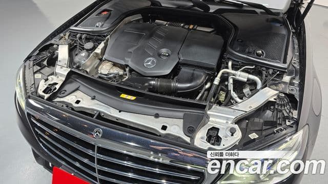 Mercedes-Benz E-Class 2019 — ფოტო 6/20