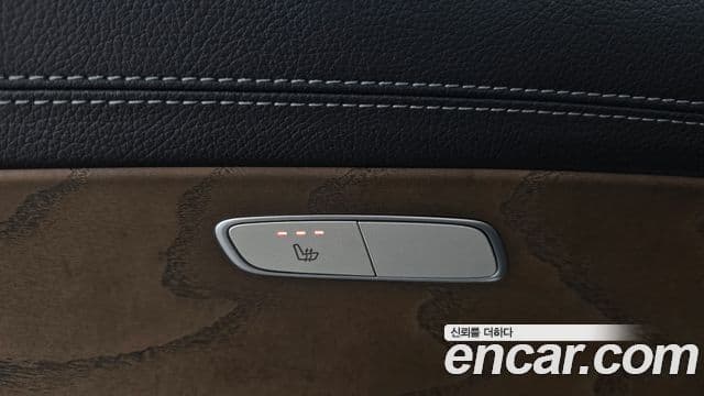 Mercedes-Benz E-Class 2019 — ფოტო 18/20