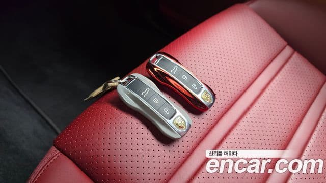 Porsche Cayenne 2022 — Şəkil 17/20