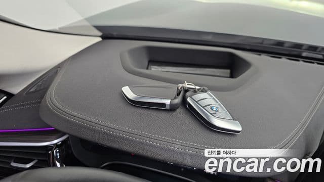 BMW 5 Series 2023 — фото 15 из 20