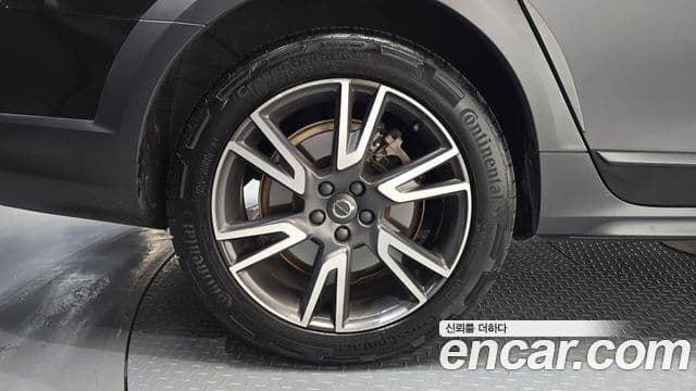 Volvo V90 Cross Country 2018 — Şəkil 5/20