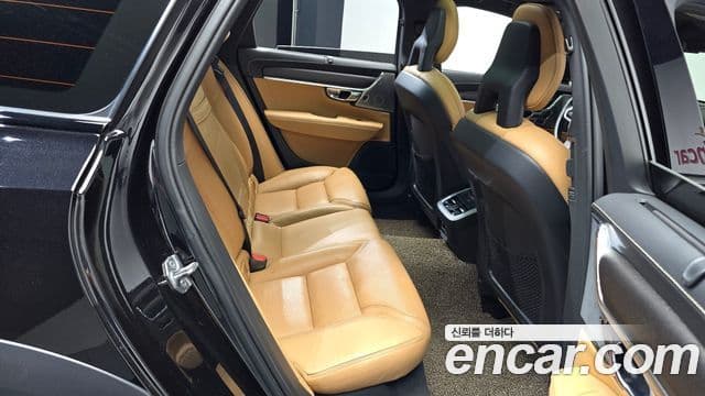 Volvo V90 Cross Country 2018 — Şəkil 11/20