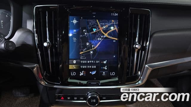 Volvo V90 Cross Country 2018 — фото 12 из 20