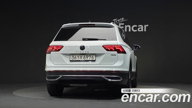 Volkswagen Tiguan 2023 — Photo 18/37