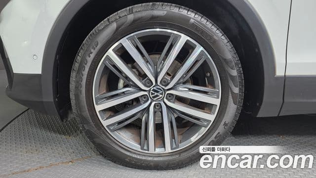 Volkswagen Tiguan 2023 — Photo 28/37